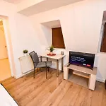 アパートホテル Center 4*