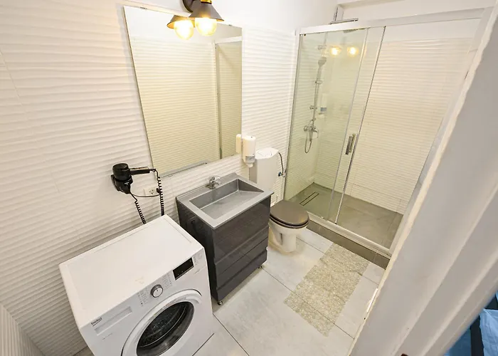 Center شقة فندقية 4*