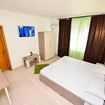 Aparthotel Center