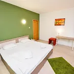 Aparthotel Center
