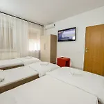 Aparthotel Center