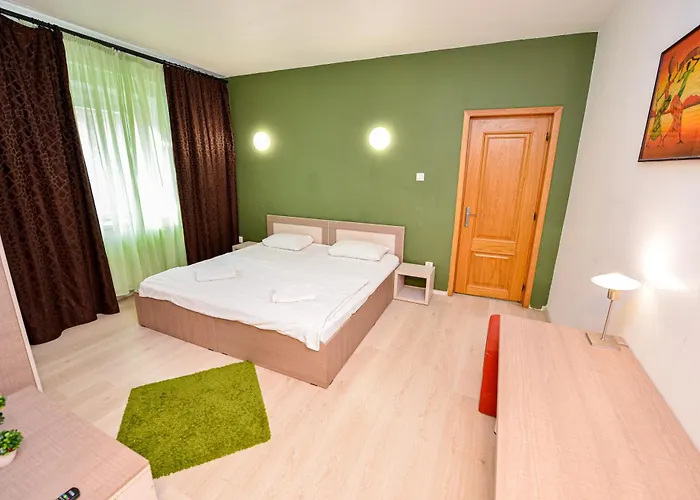 Center Aparthotel 4*