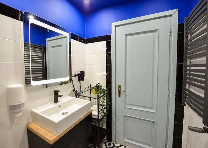 Aparthotel Center 4*